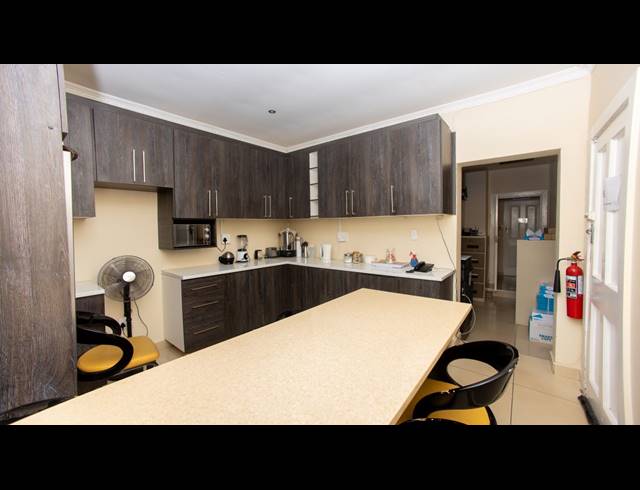 563M² OFFICE FOR SALE IN VINCENT